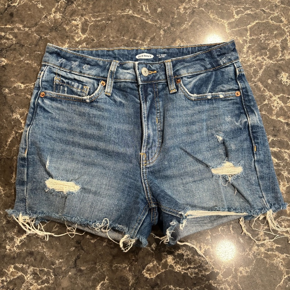Old Navy high rise OG shirt size 2. Medium wash denim